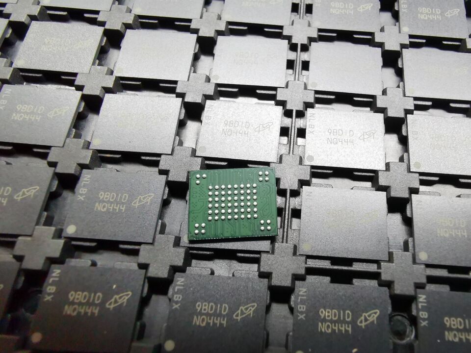 5pcs Genuine Micron MT29F4G08 4Gb NAND Flash Memory Parallel VFBGA SMD