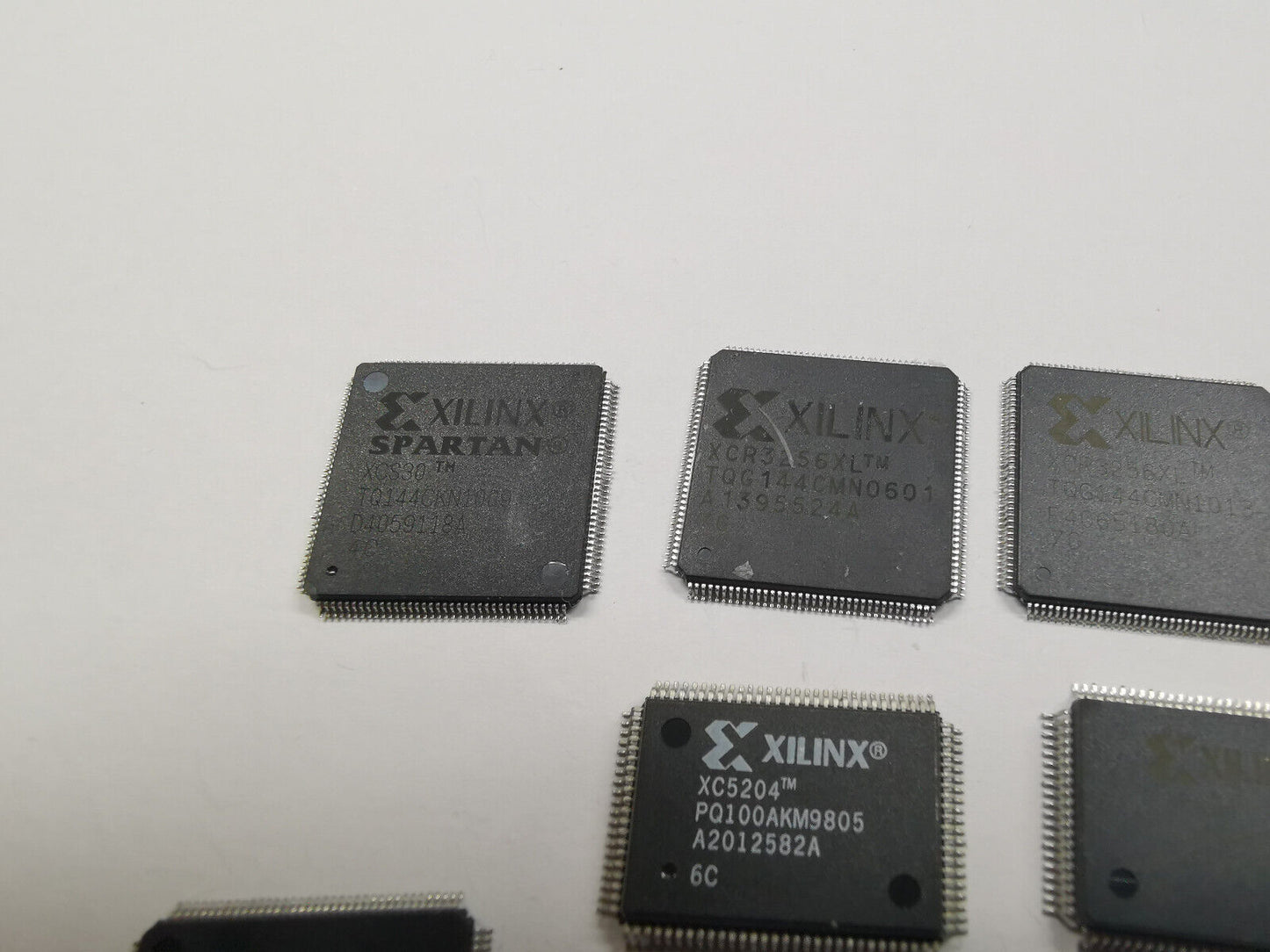 Xilinx Spartan And Other CPLD joblot XC5204 XCR3256XL
