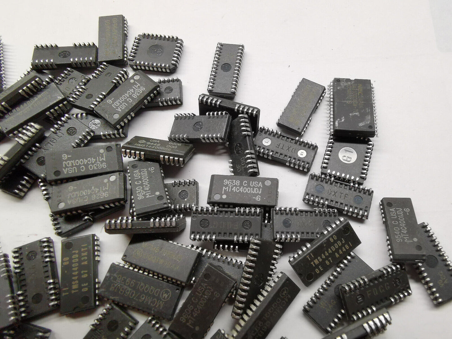 Various RAM IC From Electronic Test Gear M5M51008 HM514400 MT4C4001 TMS44400
