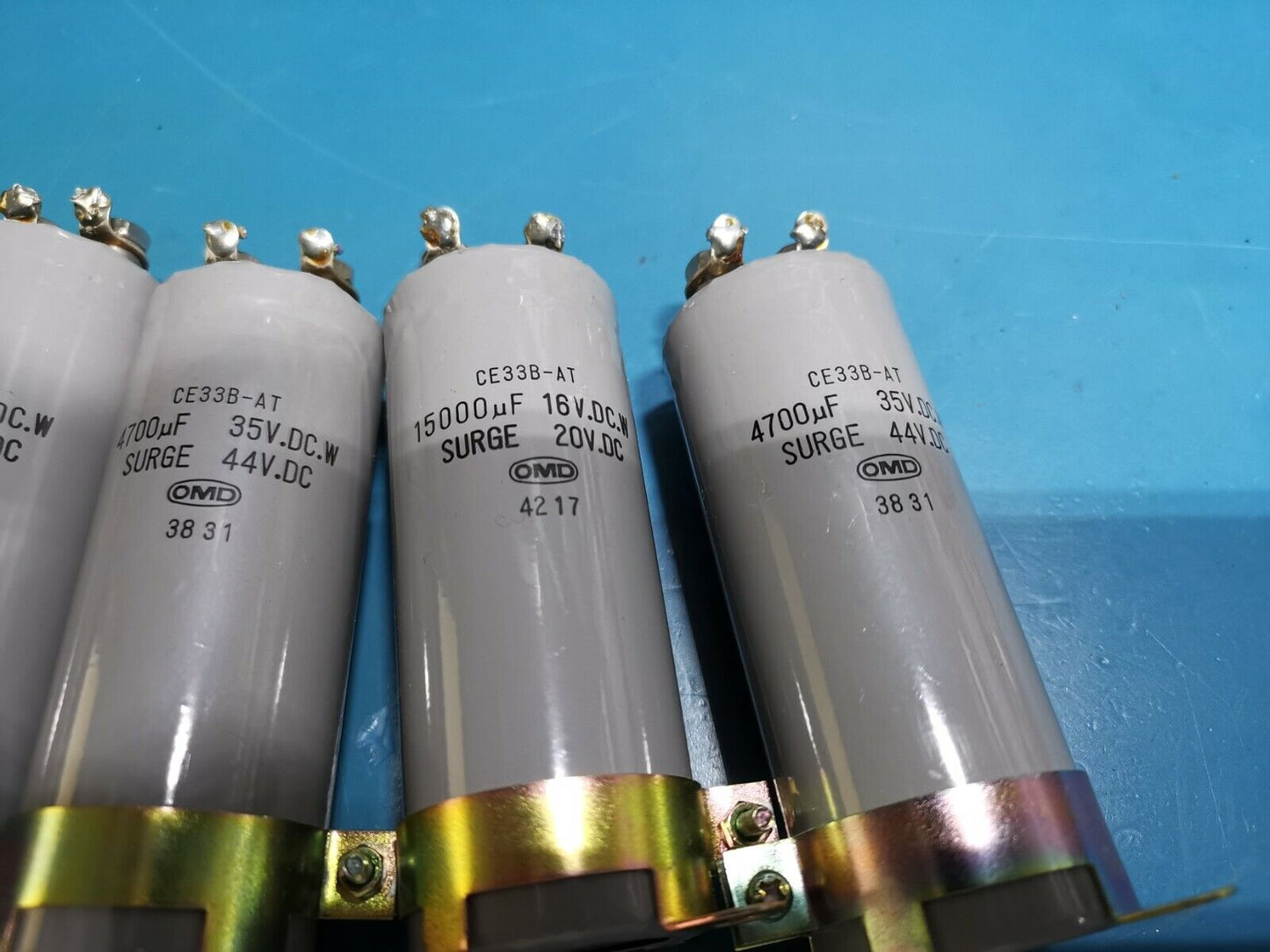 Chassis Mount Electrolytic Capacitors With Mounting Clips