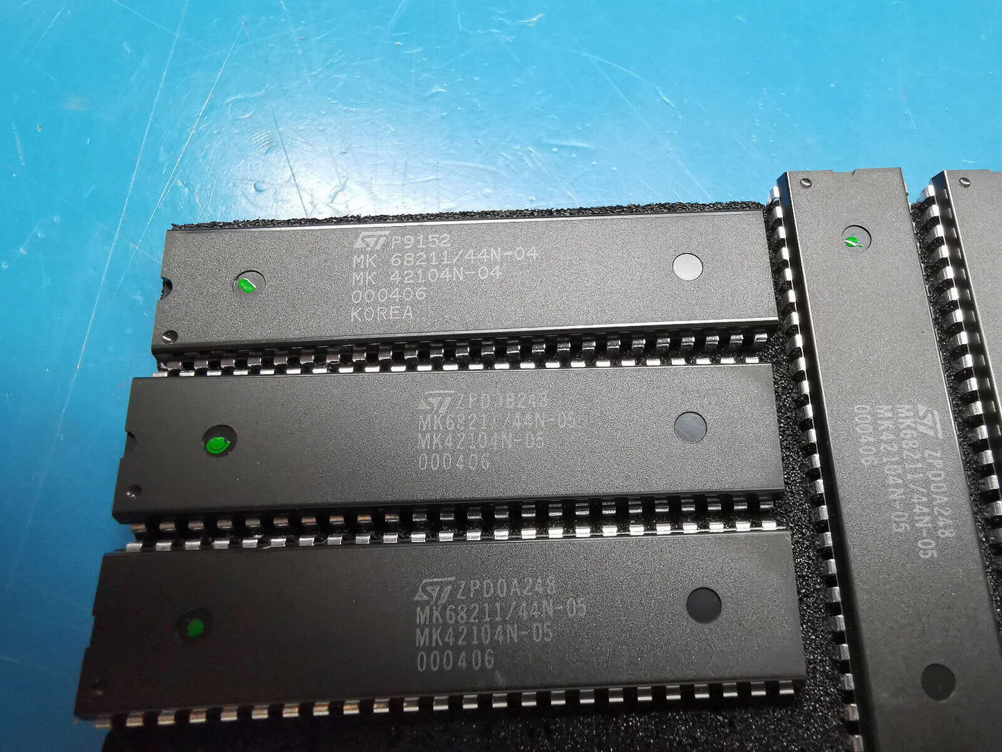 5pcs Genuine MK68211/44N-05 16 Bit High Performance Micro Computer