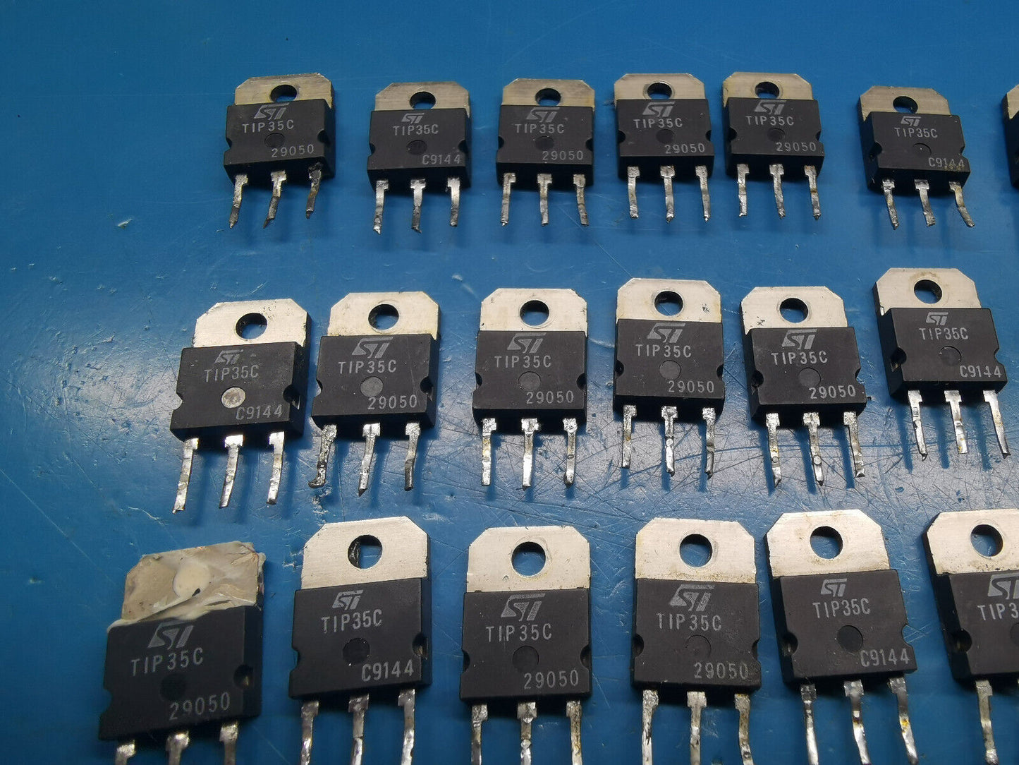 Genuine TIP35C And TIP 35D Power Transistor NPN 100V 25A