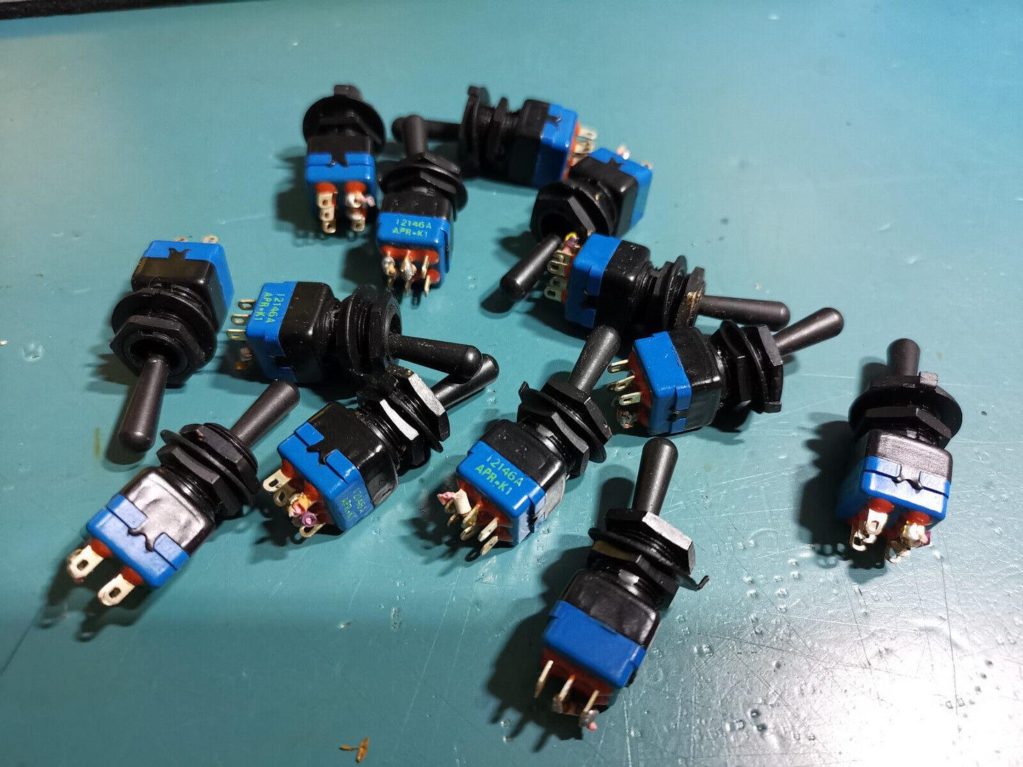 APEM Toggle Switches ON ON or ON OFF DPDT Toggle Switch Joblot 13pcs