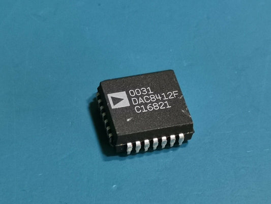 DAC8412F 4 x 12Bit DAC 28-LCC Digital To Analog Converter