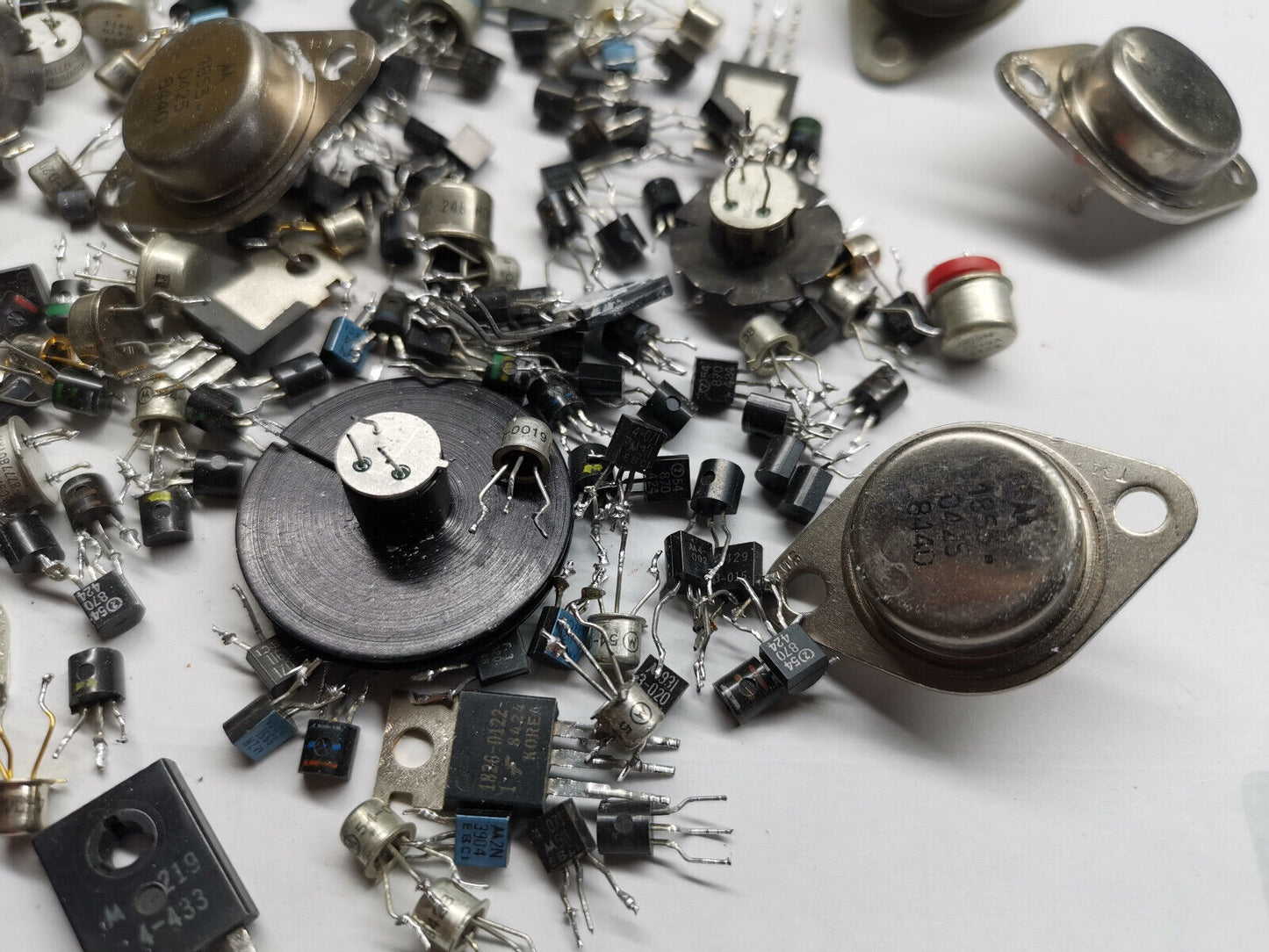 Joblot Of Various HP Agilent Test Gear Transistors And Diodes And Other Parts
