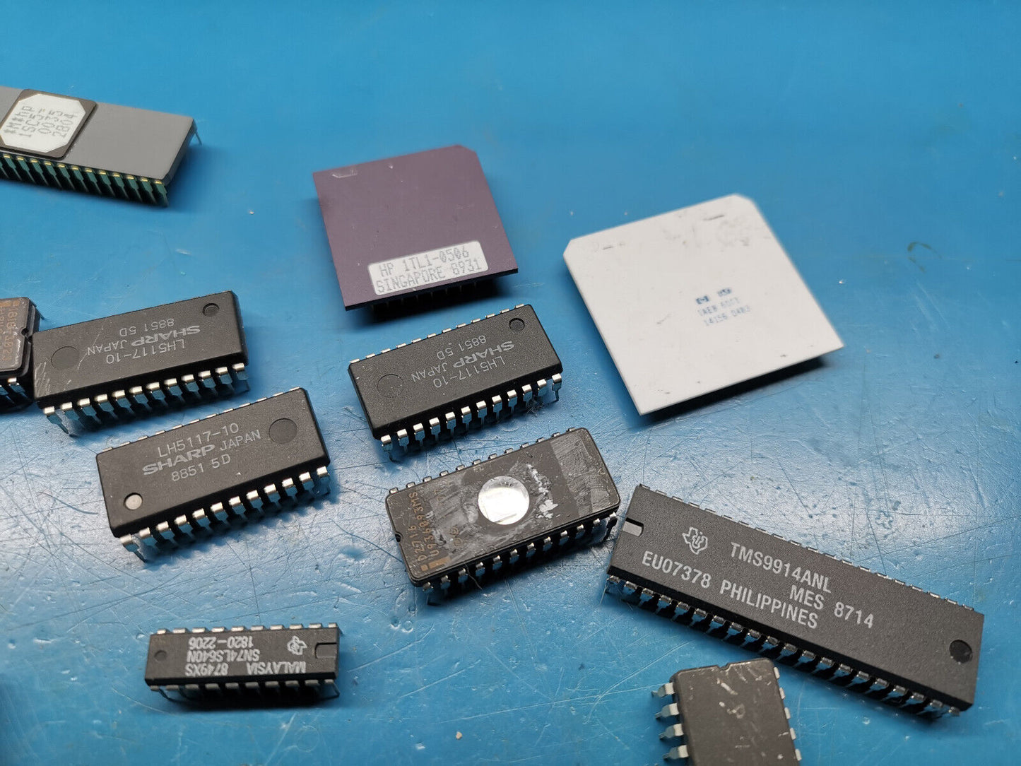Various Vintage HP Agilent Test Gear ICs