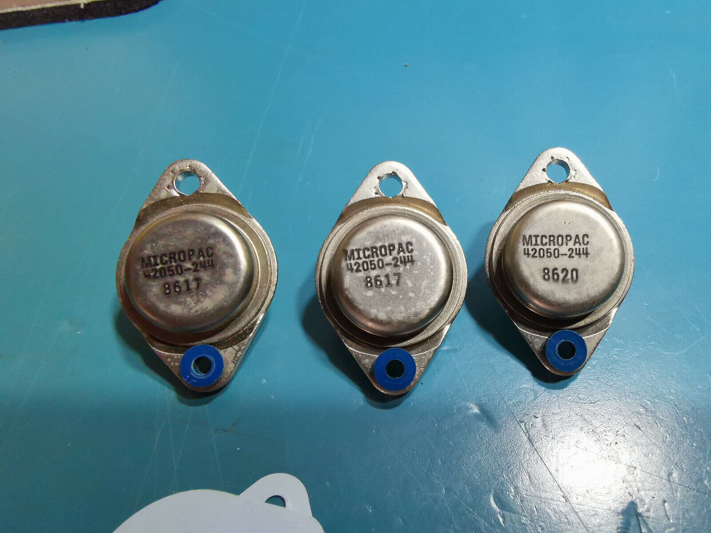 3pcs 24v 4A Linear Voltage Regulator 42050 -244  Military Part