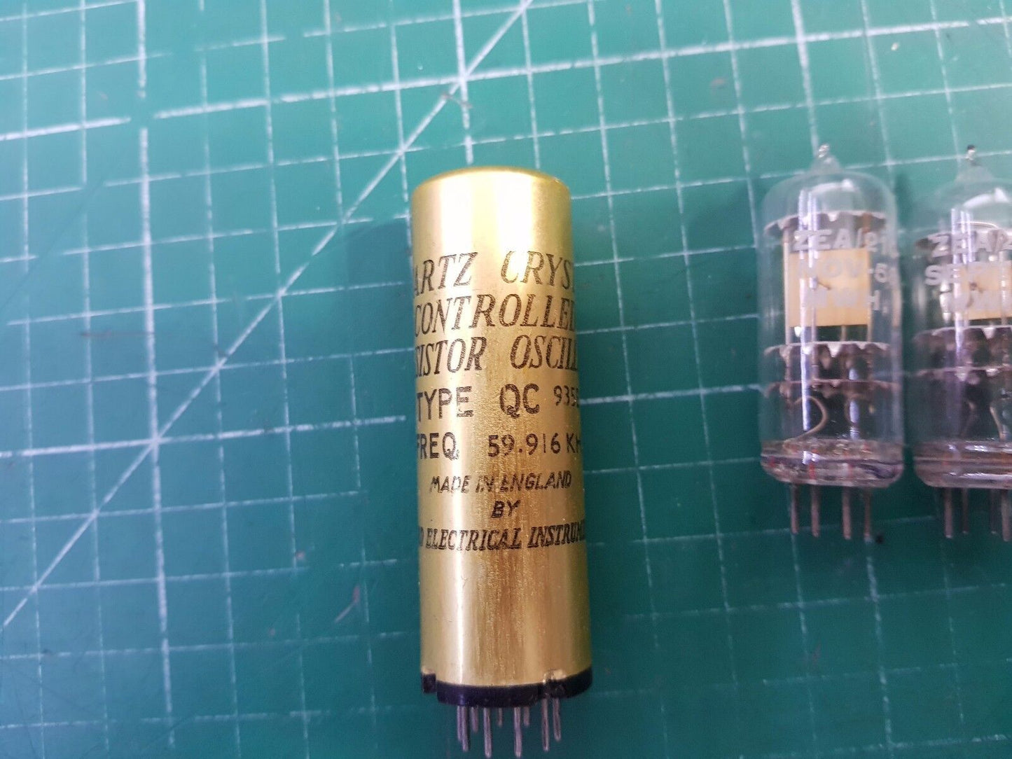 Vintage Quartz Crystal Oscillator ZEA/210  ZEA/420  ZEA/150 QC935B