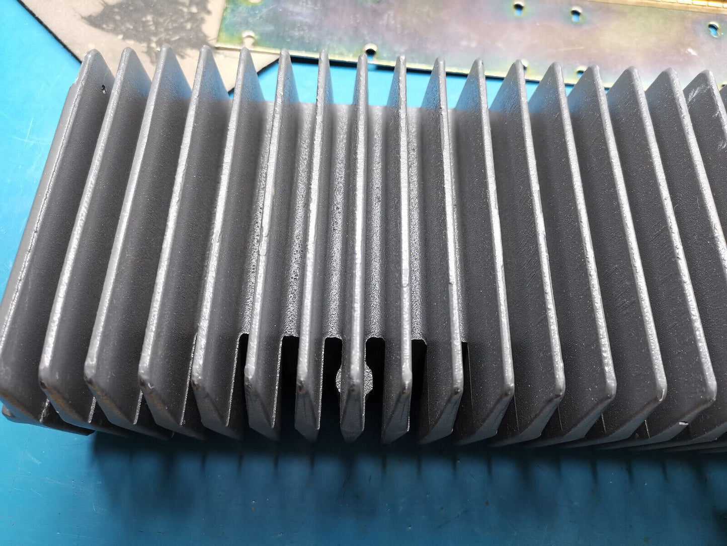 Large Heatsink For RF Amplifier With Shielded Compartments
